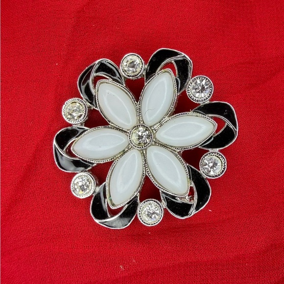 1928 Jewelry - Vintage 1928 Rhinestone Flower Brooch: Black & White Silver Tone Pin